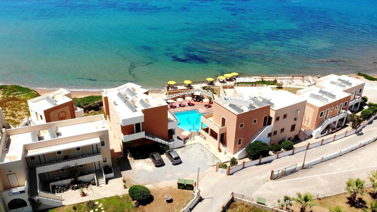 Alkionis Beach Hotel Apartments Sfáka Esterno foto